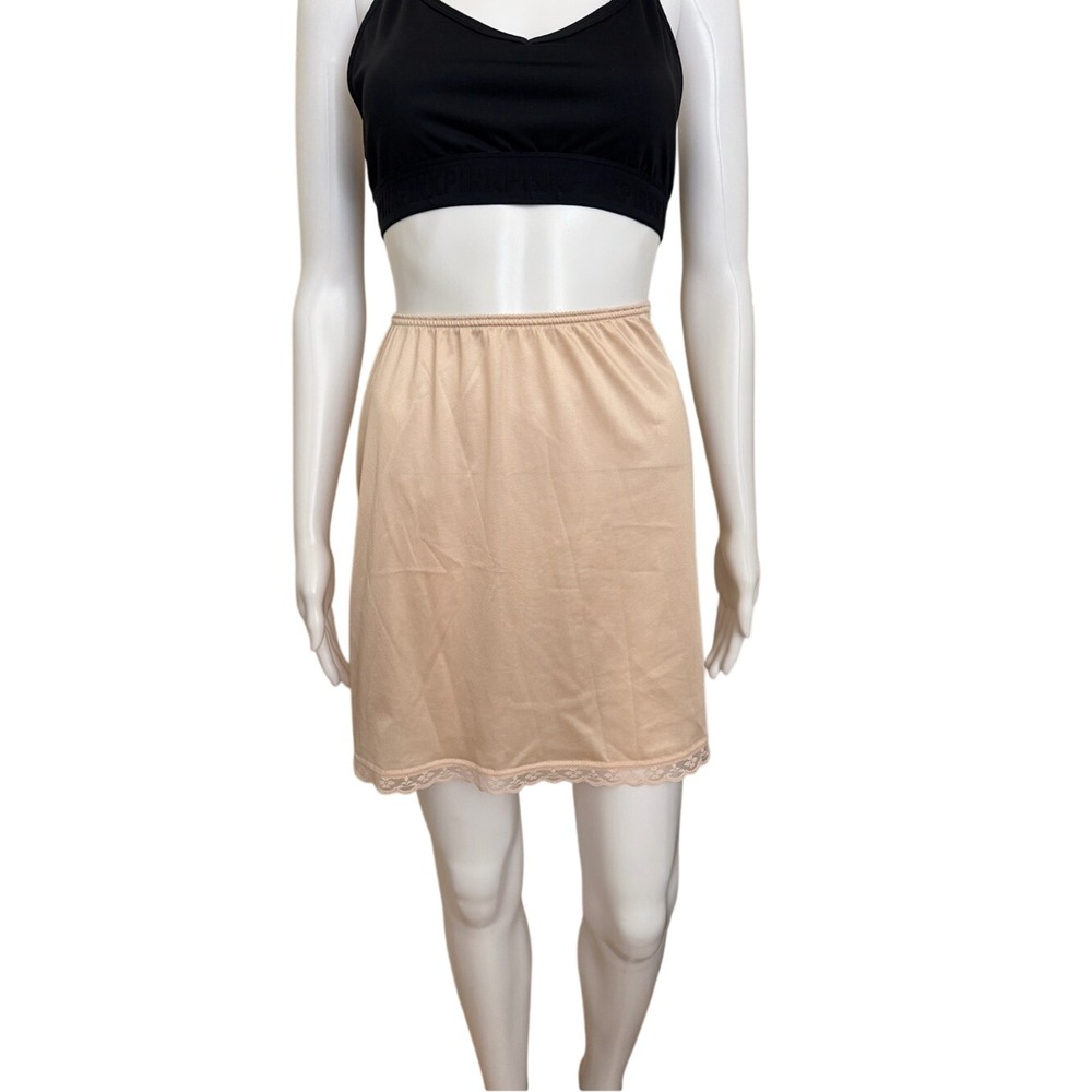 Warner's Nude/Beige Half Slip Skirt with Lace Trim Size Small Petite